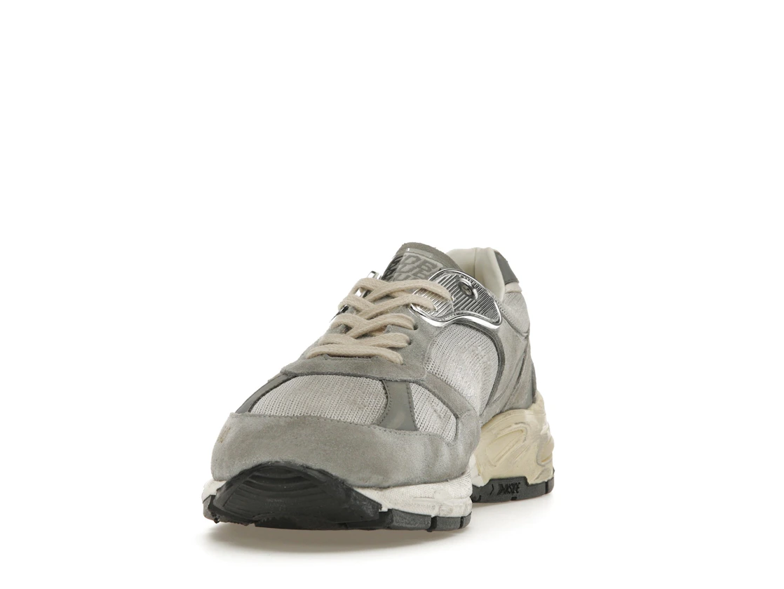 Vue 12 de Golden Goose Running Dad Grey