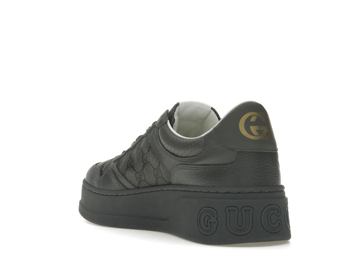 Vue 25 de Gucci Lace Up Sneaker GG Monogram Grey