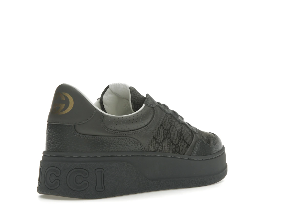 Vue 32 de Gucci Lace Up Sneaker GG Monogram Grey