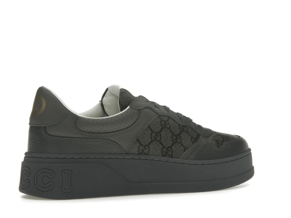 Vue 34 de Gucci Lace Up Sneaker GG Monogram Grey