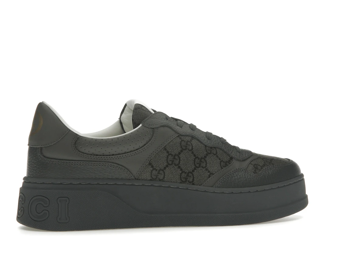 Vue 35 de Gucci Lace Up Sneaker GG Monogram Grey