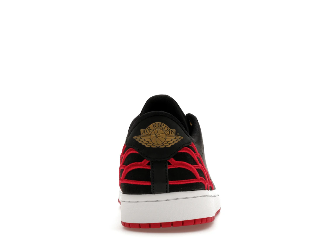 Vue 28 de Jordan 1 Centre Court Black Pink White