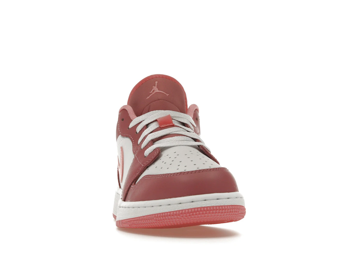 Vue 9 de Jordan 1 Low Desert Berry (GS)