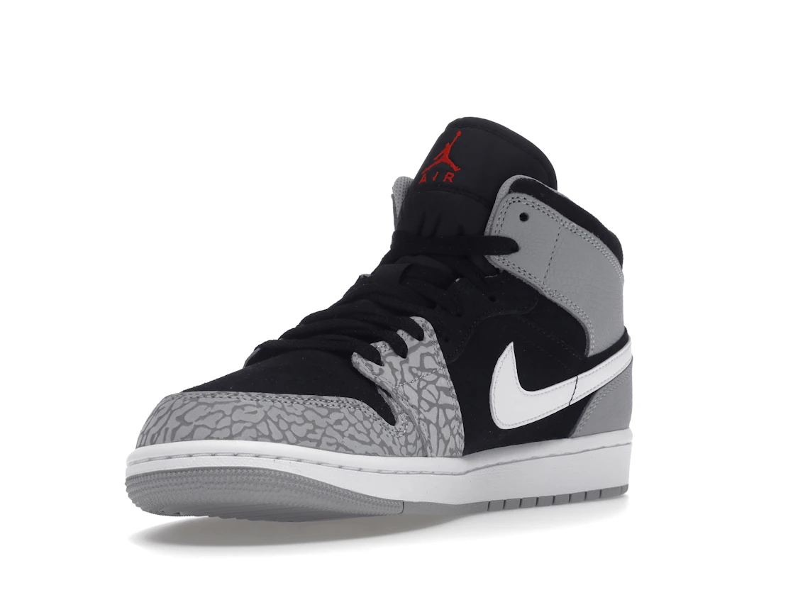 Vue 14 de Jordan 1 Mid SE Elephant Print
