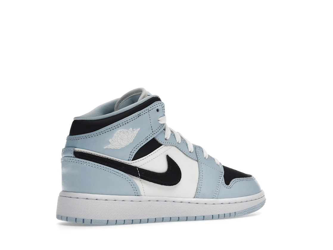 Vue 34 de Jordan 1 Mid Ice Blue (2022) (GS)