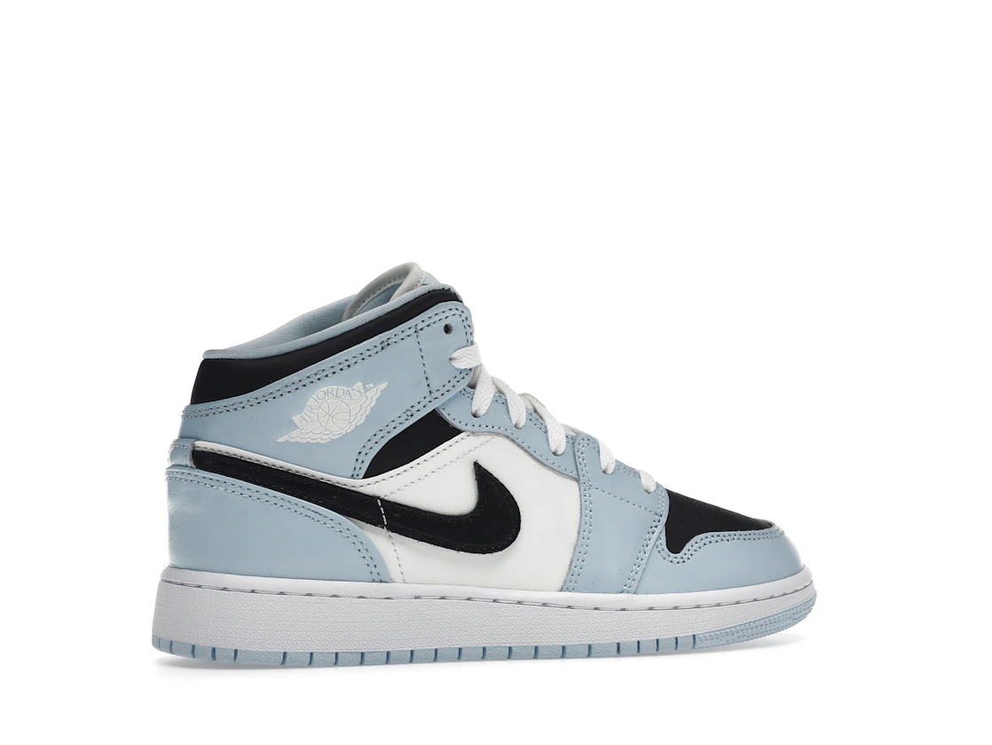 Vue 35 de Jordan 1 Mid Ice Blue (2022) (GS)