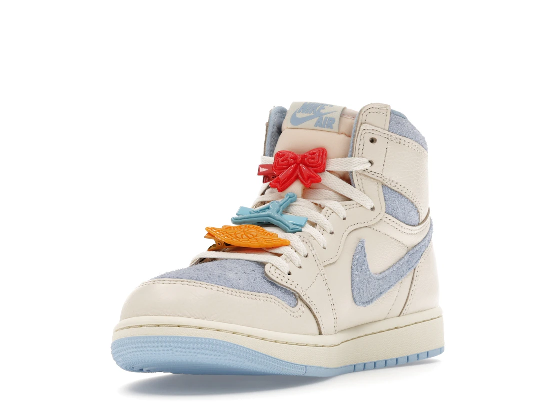 Vue 13 de Jordan 1 Retro High OG Pale Ivory Psychic Blue 