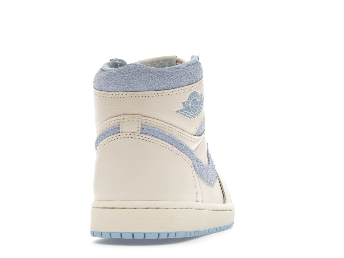 Vue 29 de Jordan 1 Retro High OG Pale Ivory Psychic Blue 