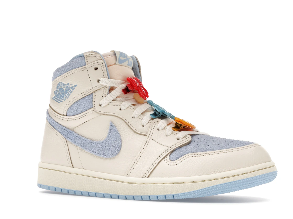 Vue 4 de Jordan 1 Retro High OG Pale Ivory Psychic Blue 