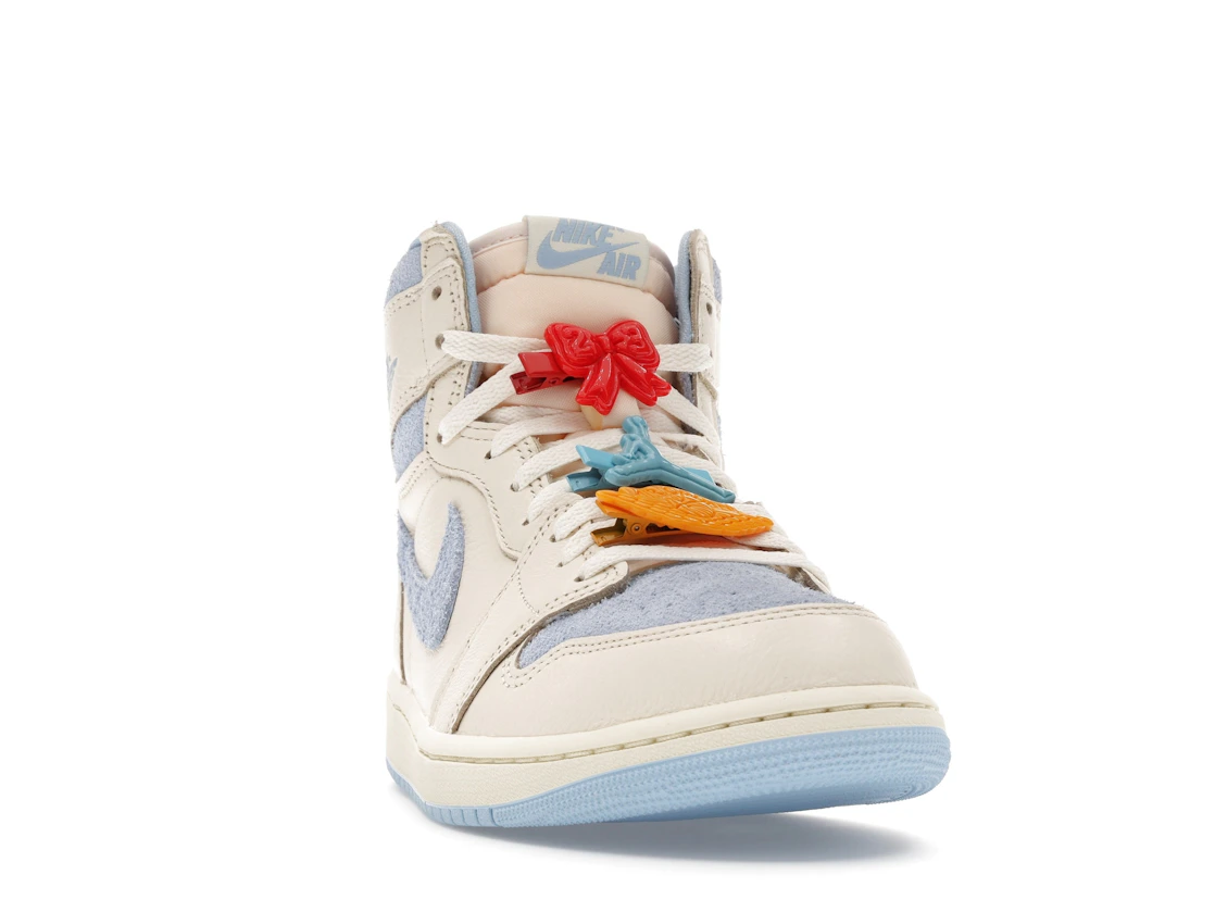 Vue 8 de Jordan 1 Retro High OG Pale Ivory Psychic Blue 