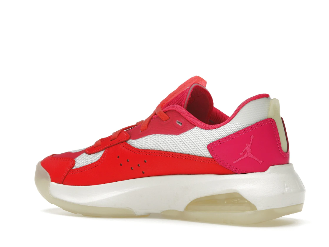 Vue 22 de Jordan Air 200E Siren Red Pink Prime 