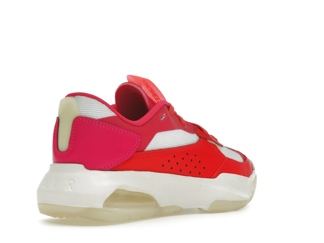 Vue 32 de Jordan Air 200E Siren Red Pink Prime 
