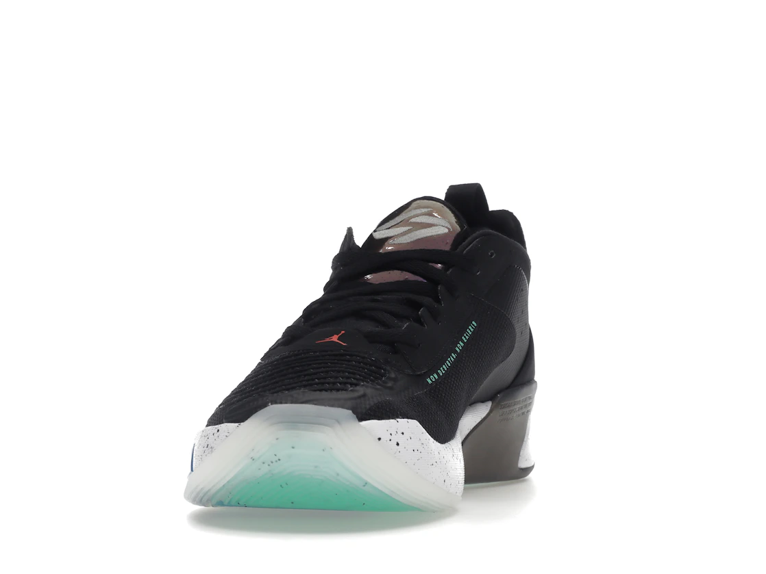 Vue 12 de Jordan Luka 1 Black Signal Blue