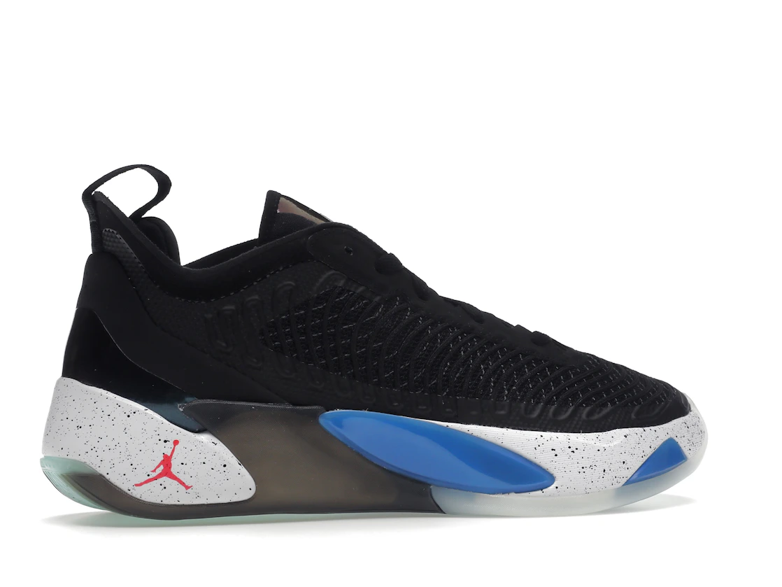 Vue 35 de Jordan Luka 1 Black Signal Blue