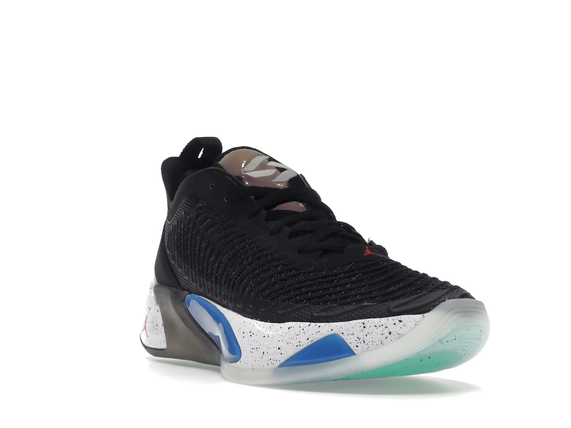 Vue 7 de Jordan Luka 1 Black Signal Blue