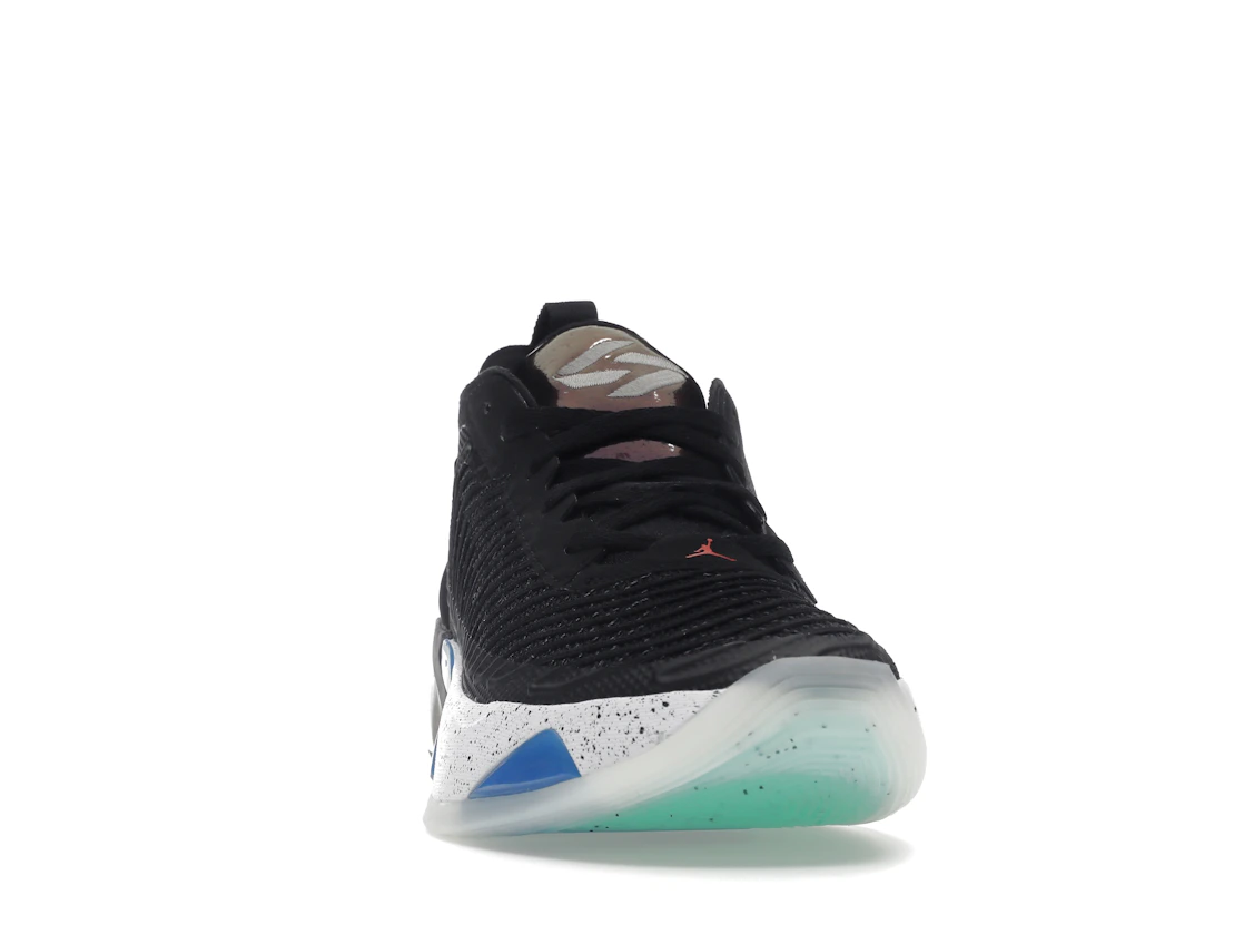 Vue 9 de Jordan Luka 1 Black Signal Blue