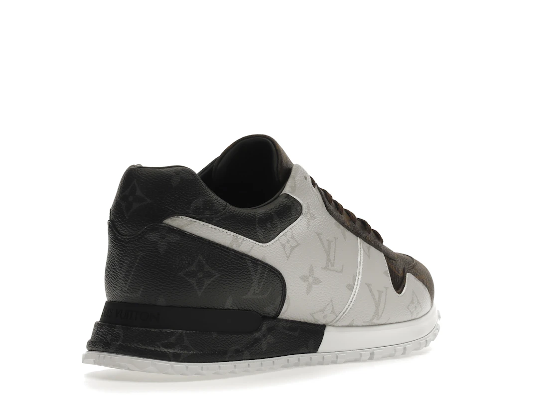 Vue 32 de Louis Vuitton Run Away Triple Monogram