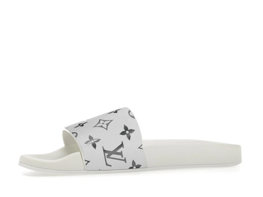 Vue 17 de Louis Vuitton Waterfront Mule Monogram White