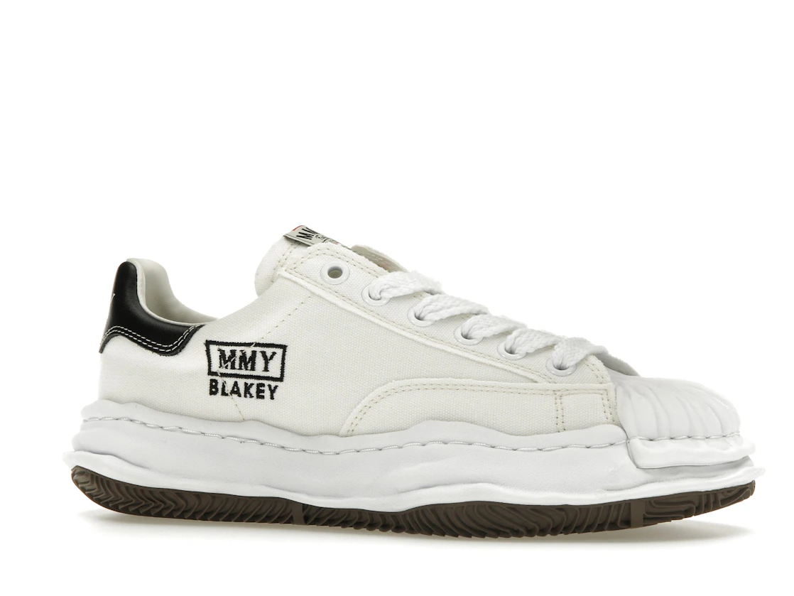 Vue 3 de Maison Mihara Yasuhiro Blakey OG Sole Canvas Low White Black