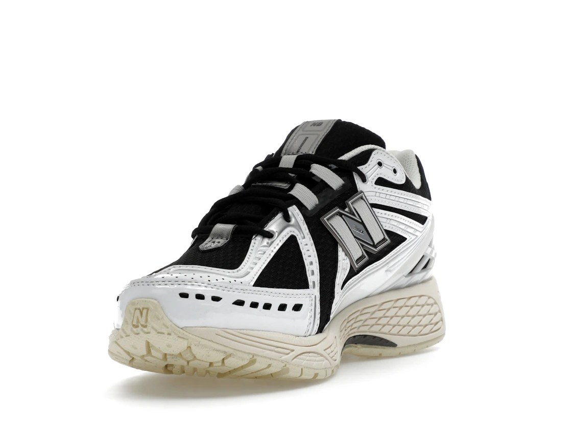 Vue 13 de New Balance 1906R White Black Metallic