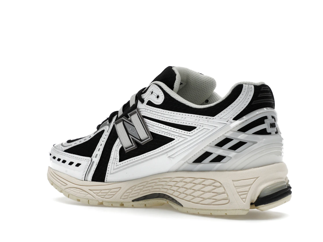 Vue 23 de New Balance 1906R White Black Metallic