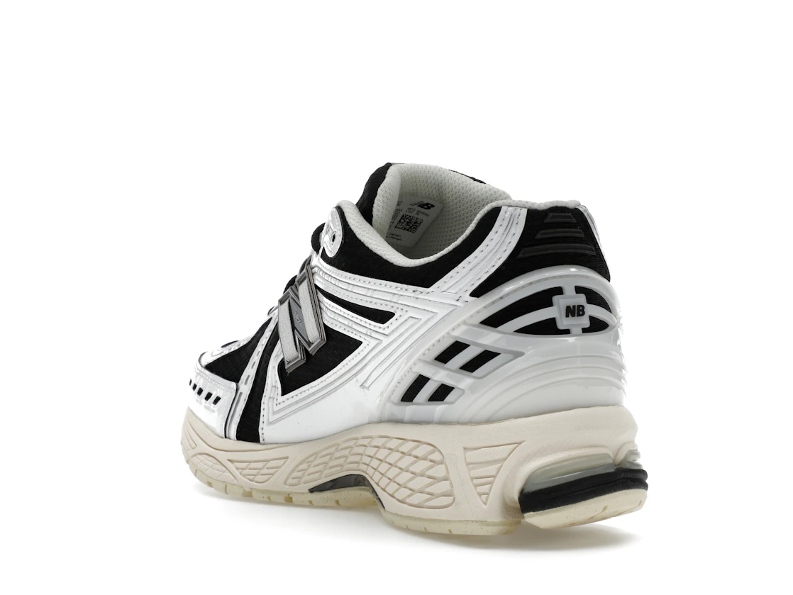 Vue 25 de New Balance 1906R White Black Metallic