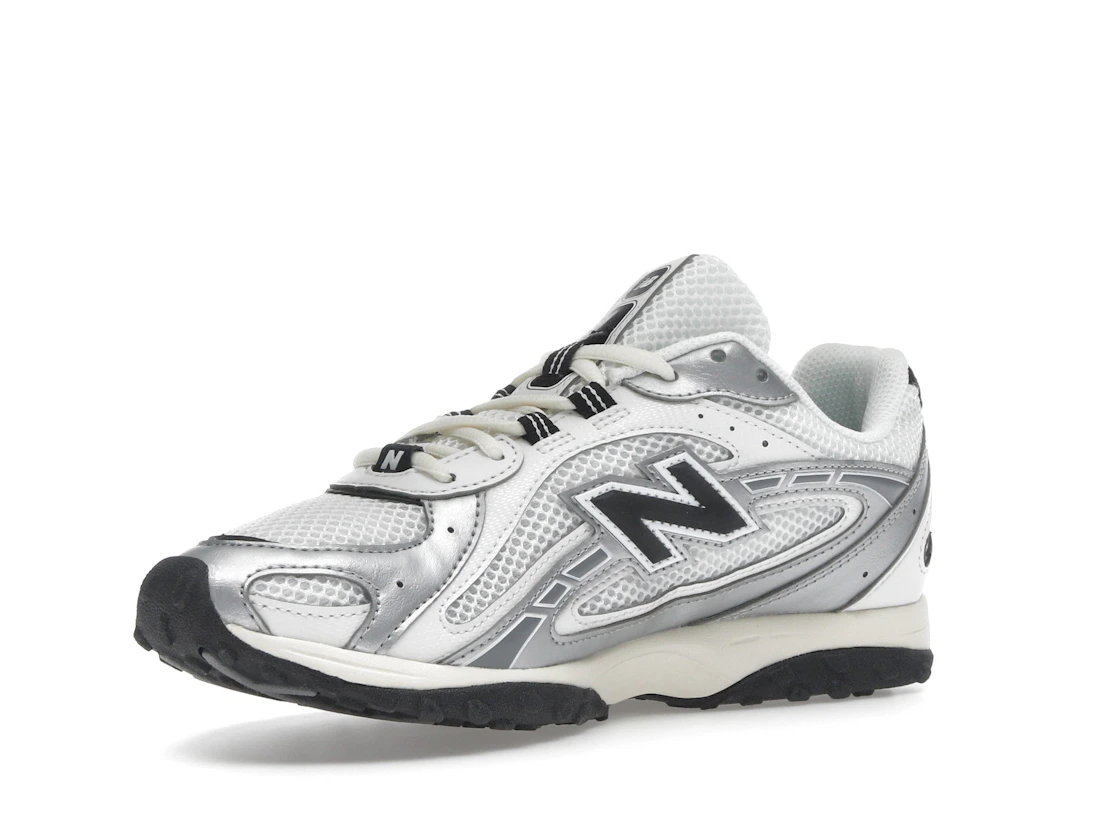Vue 15 de New Balance 204L Silver Metallic Black