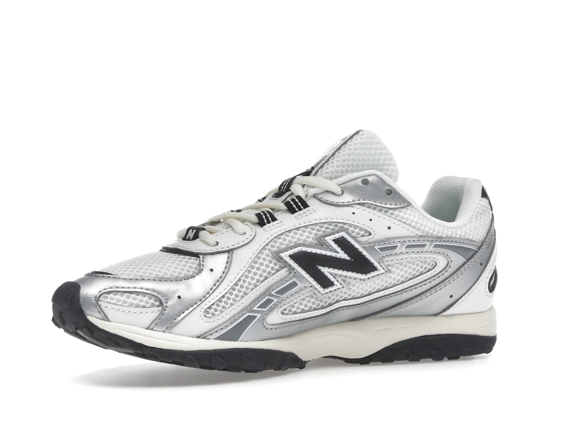 Vue 16 de New Balance 204L Silver Metallic Black