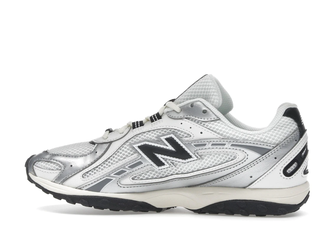 Vue 20 de New Balance 204L Silver Metallic Black