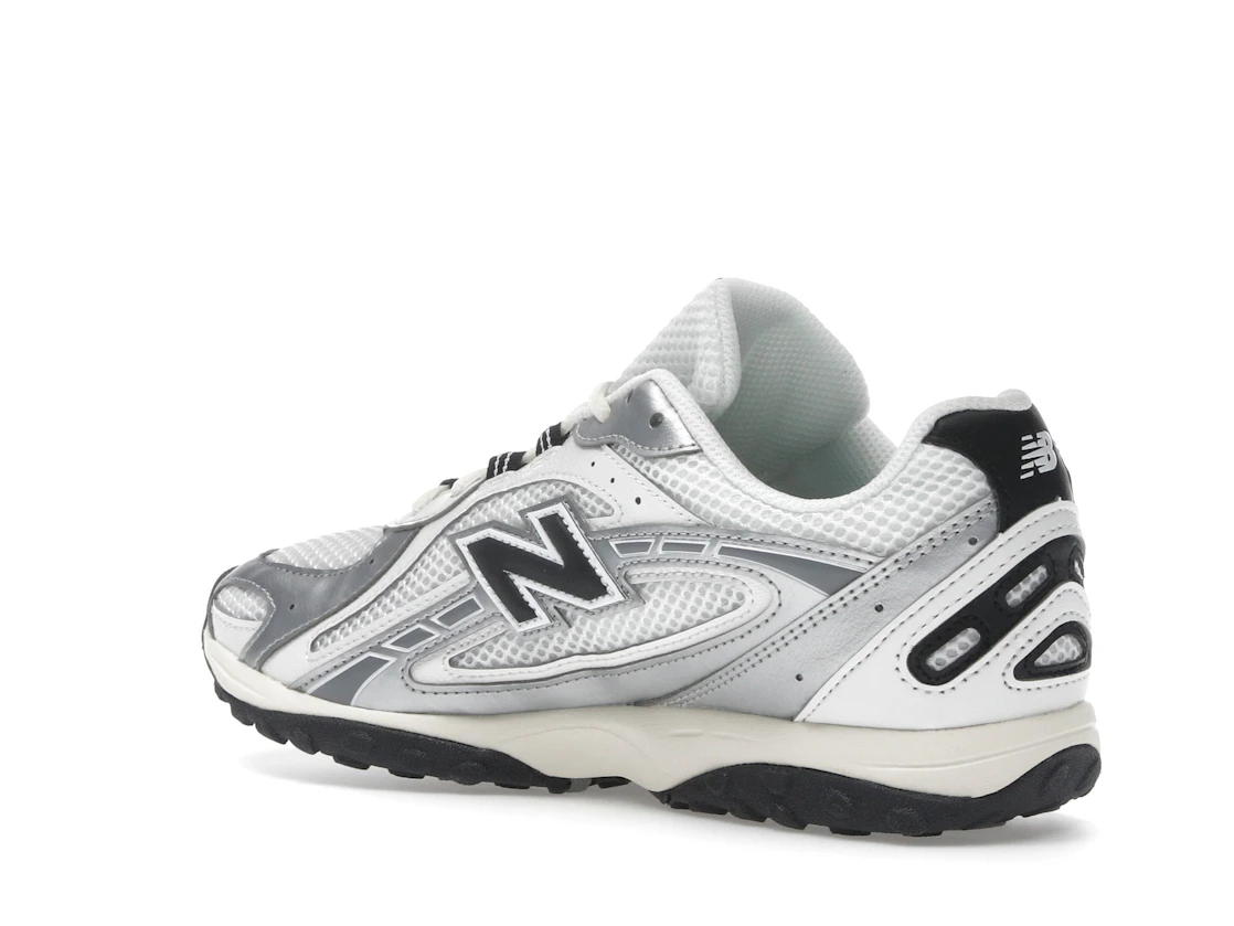 Vue 23 de New Balance 204L Silver Metallic Black