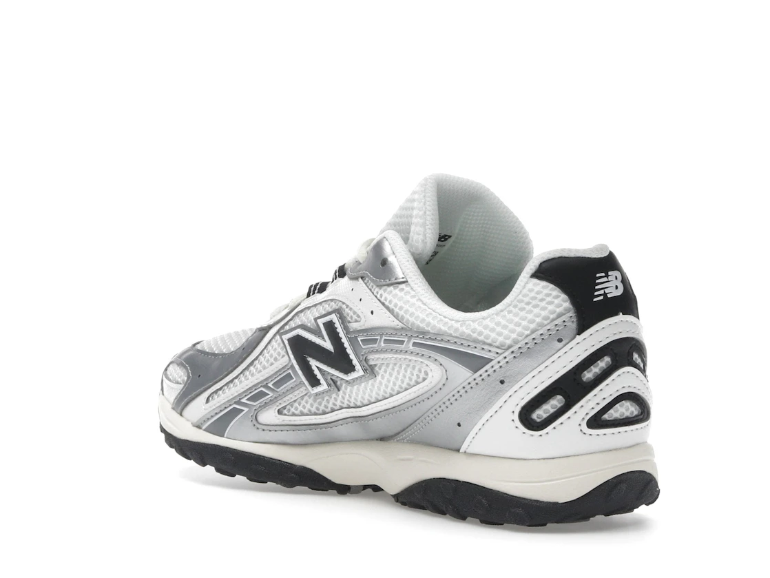 Vue 24 de New Balance 204L Silver Metallic Black