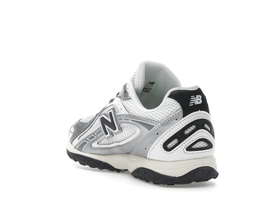 Vue 25 de New Balance 204L Silver Metallic Black