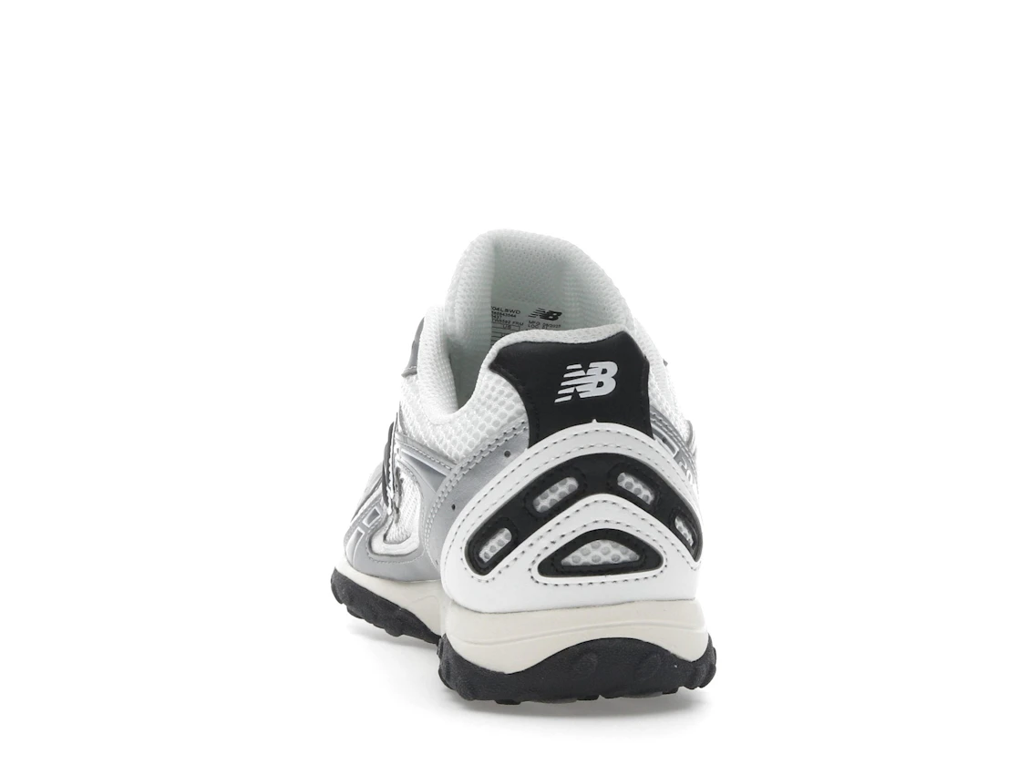 Vue 27 de New Balance 204L Silver Metallic Black