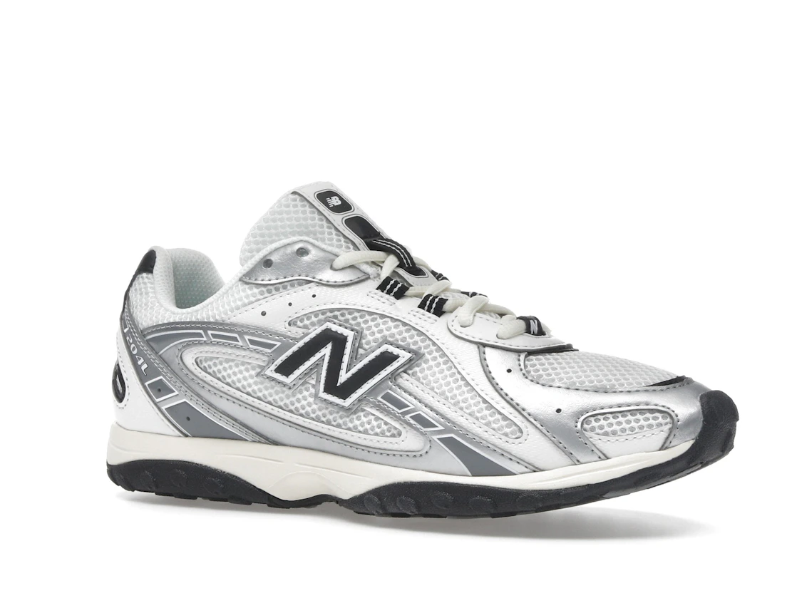 Vue 4 de New Balance 204L Silver Metallic Black