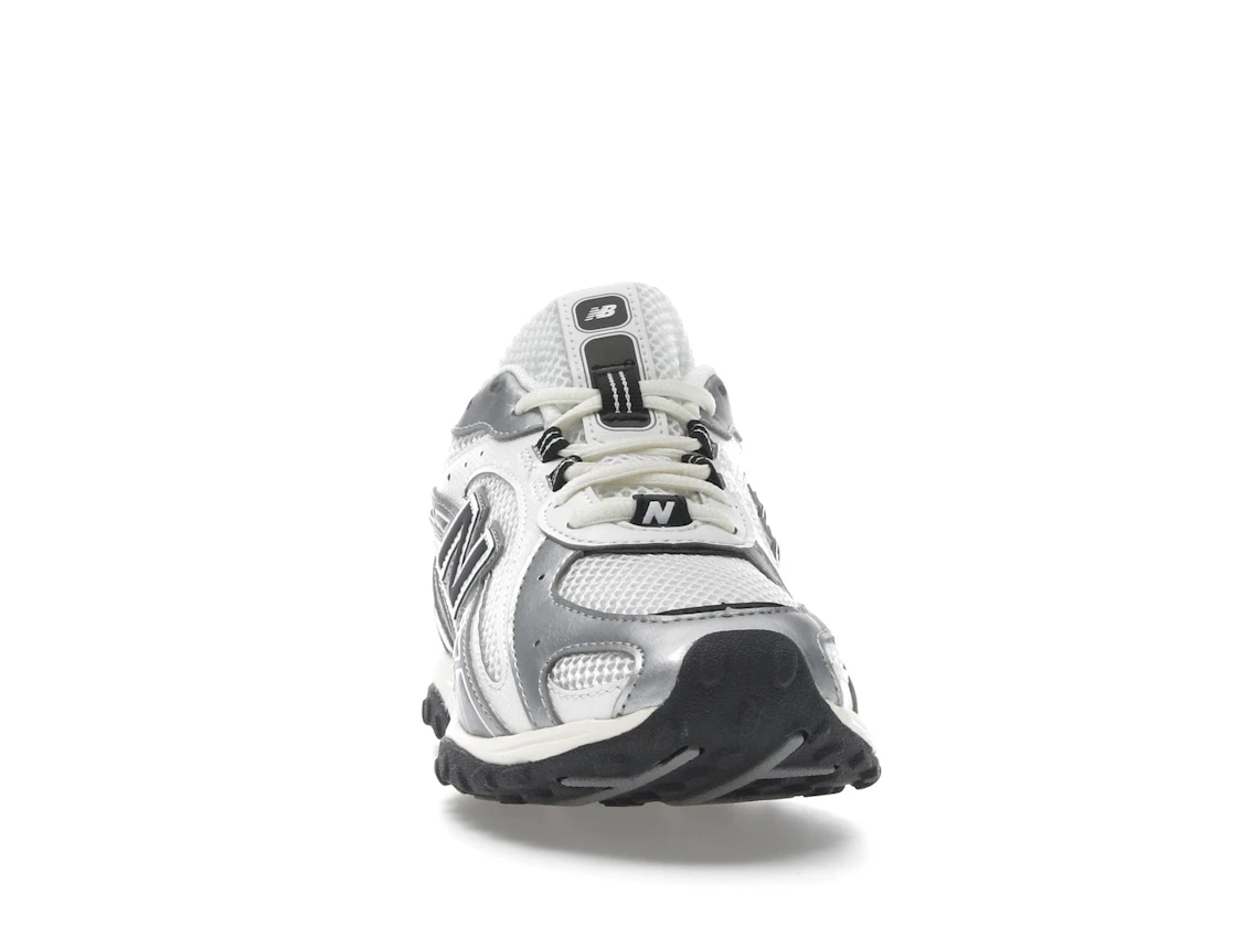 Vue 9 de New Balance 204L Silver Metallic Black