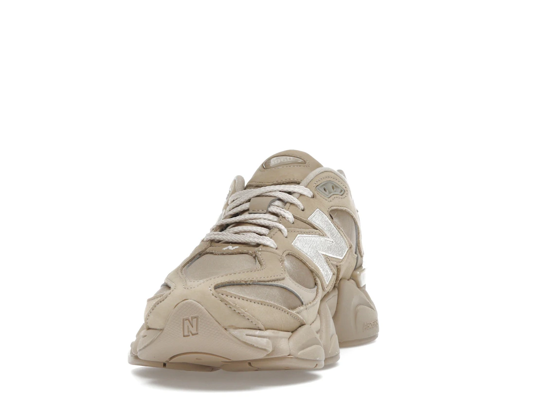 Vue 12 de New Balance 9060 Chestnut Beige