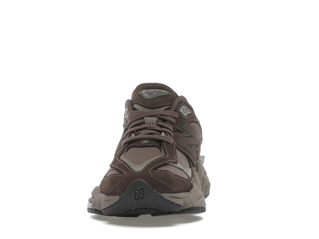 Vue 11 de New Balance 9060 Mono Cortado