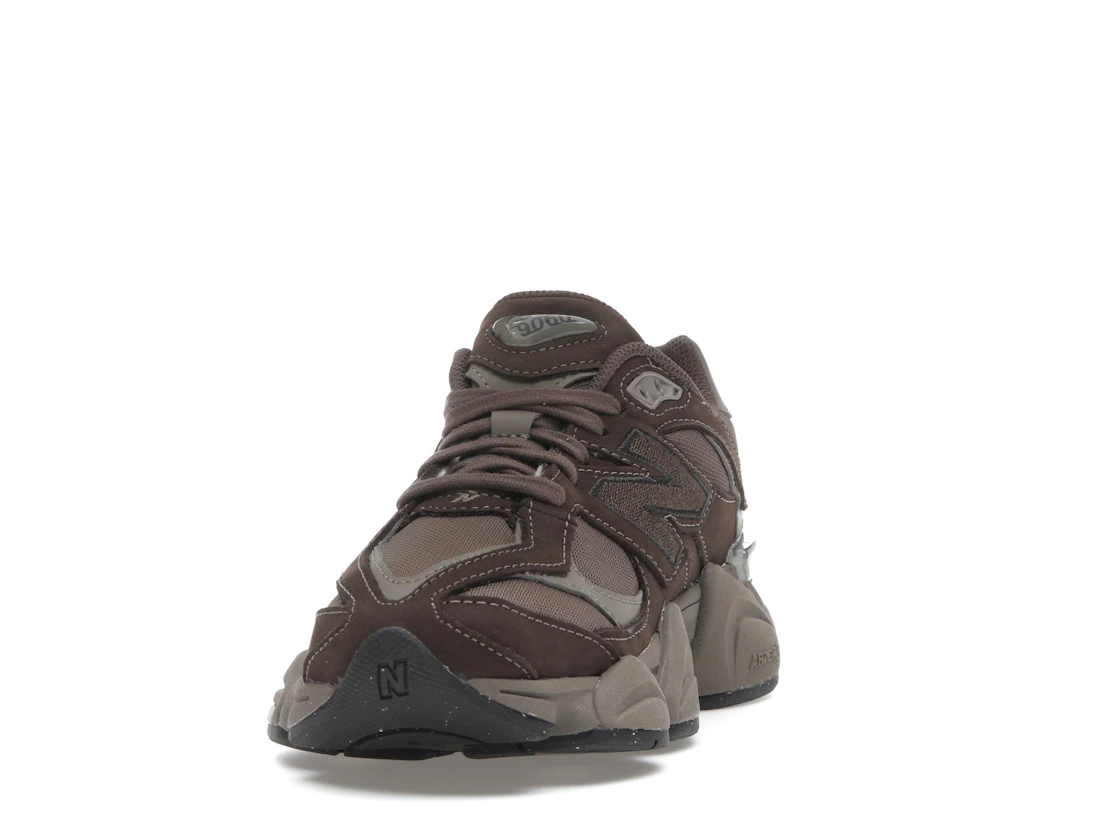 Vue 12 de New Balance 9060 Mono Cortado