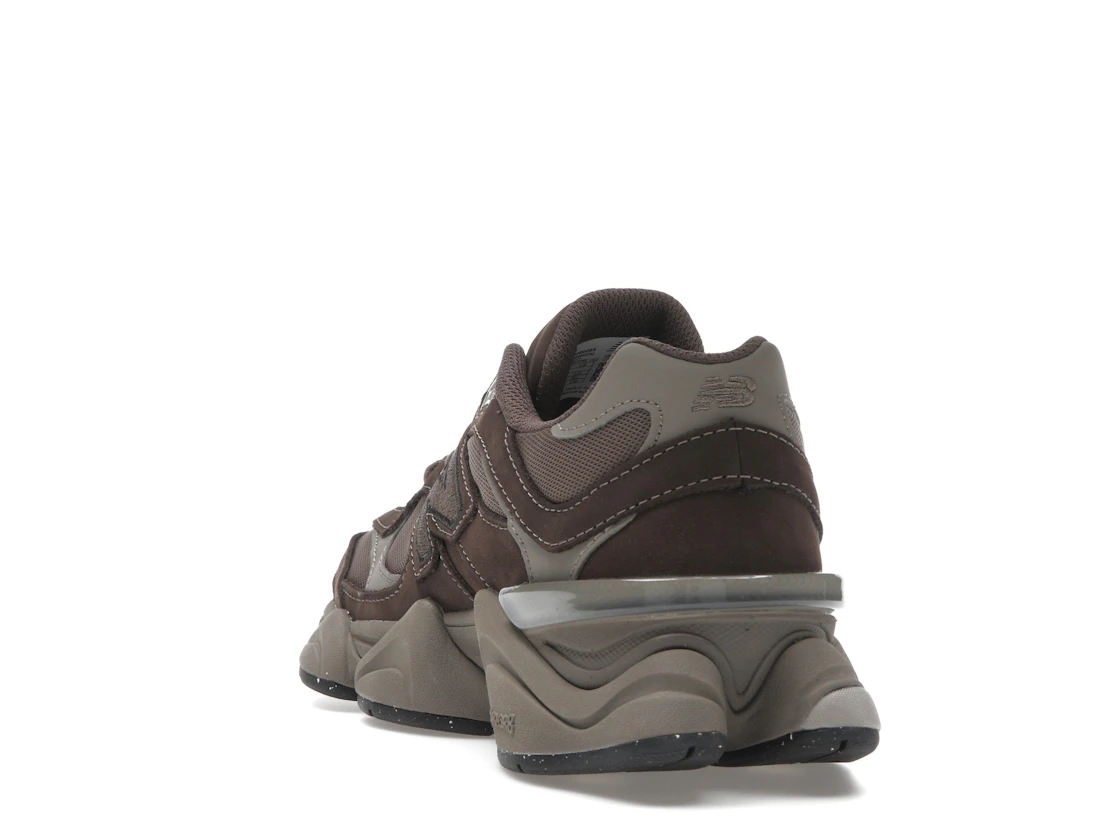 Vue 26 de New Balance 9060 Mono Cortado