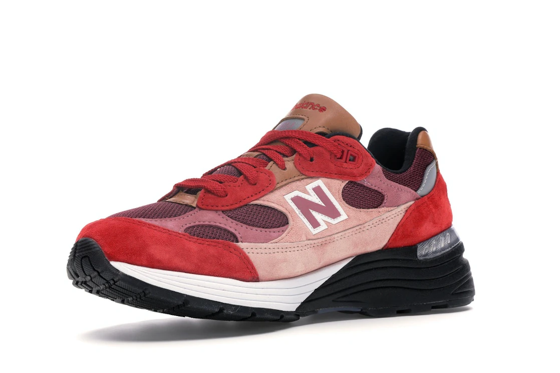 Vue 15 de New Balance 992 Joe Freshgoods No Emotions Are Emotions