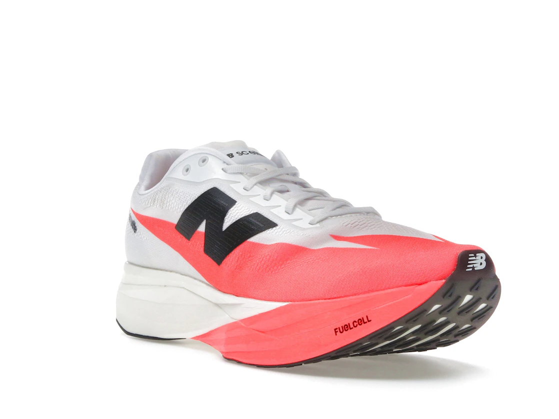Vue 6 de New Balance FuelCell SuperComp Elite v5 Urgent Red