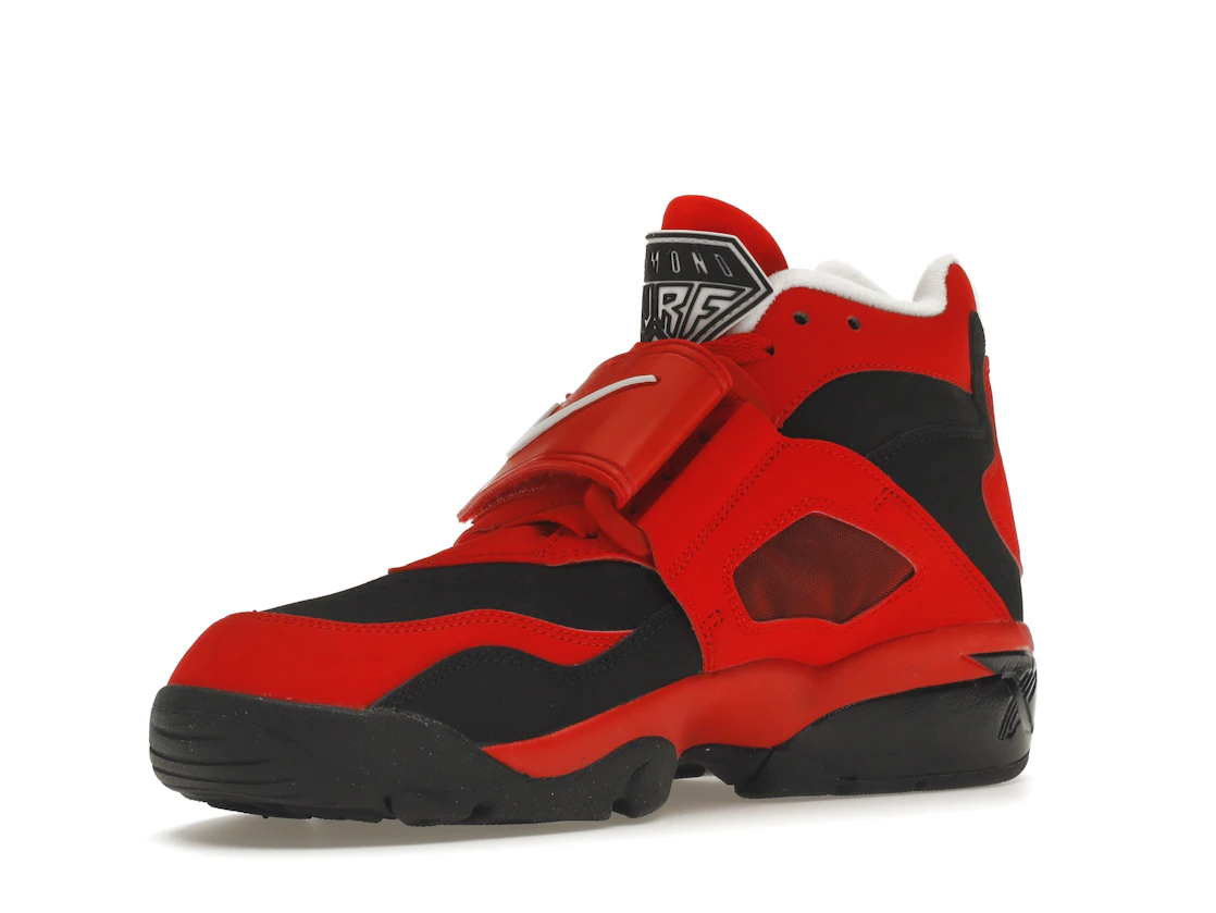 Vue 15 de Nike Air Diamond Turf Challenge Red Black
