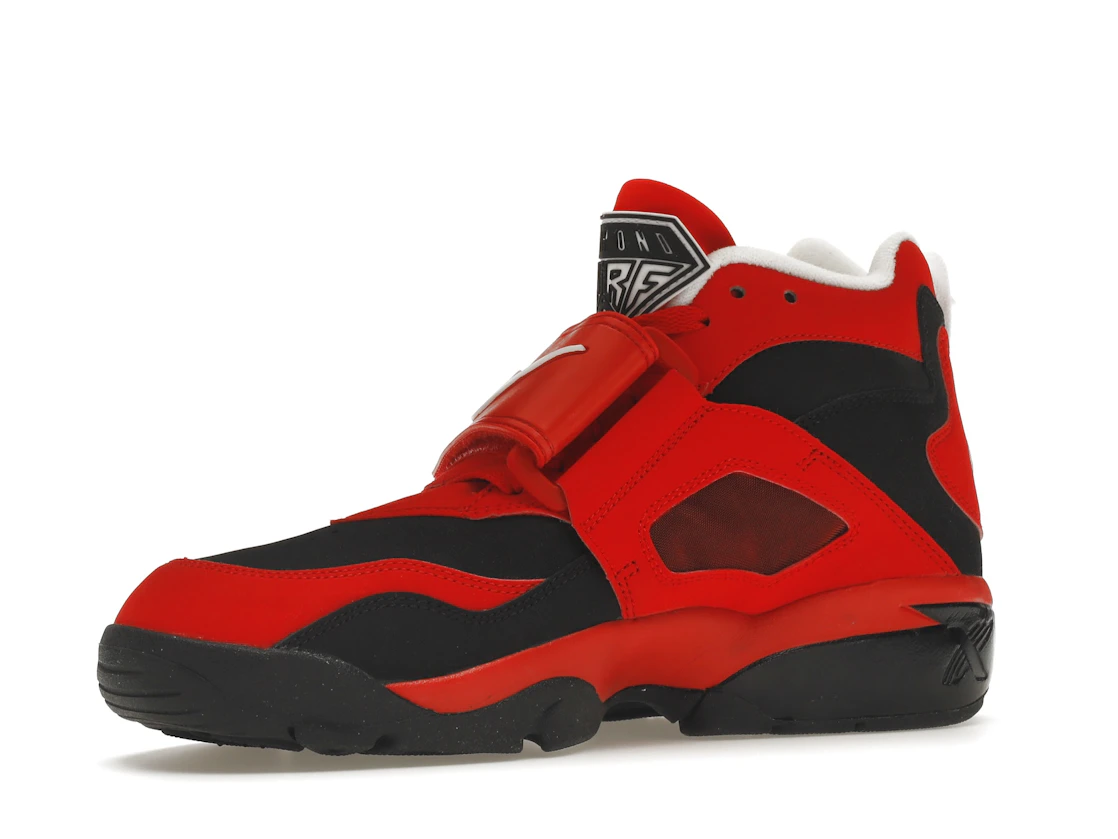 Vue 16 de Nike Air Diamond Turf Challenge Red Black