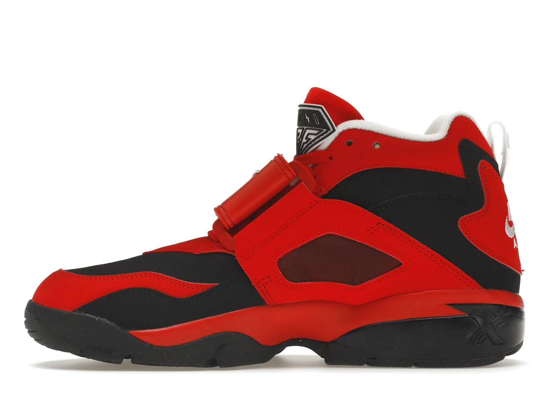 Vue 19 de Nike Air Diamond Turf Challenge Red Black