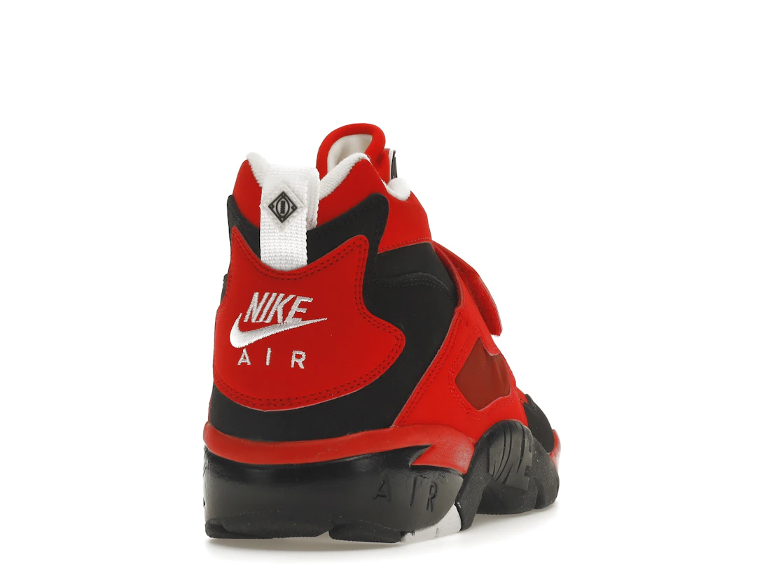Vue 30 de Nike Air Diamond Turf Challenge Red Black