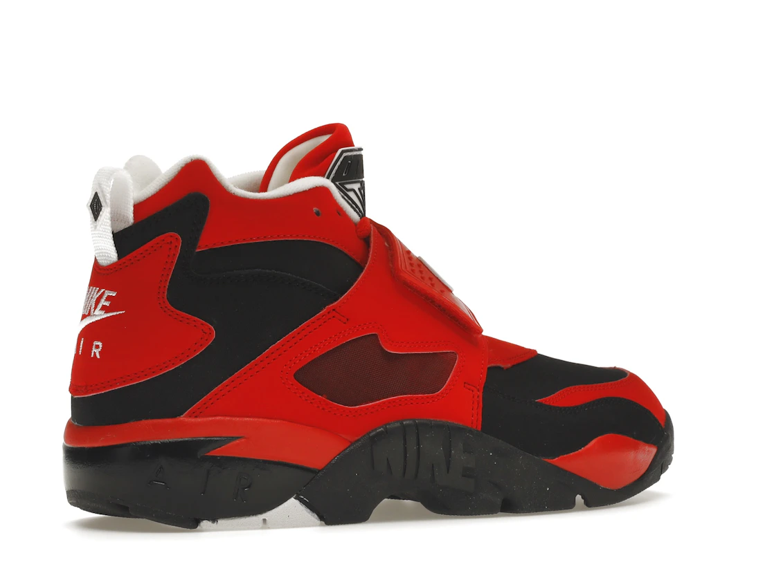 Vue 34 de Nike Air Diamond Turf Challenge Red Black
