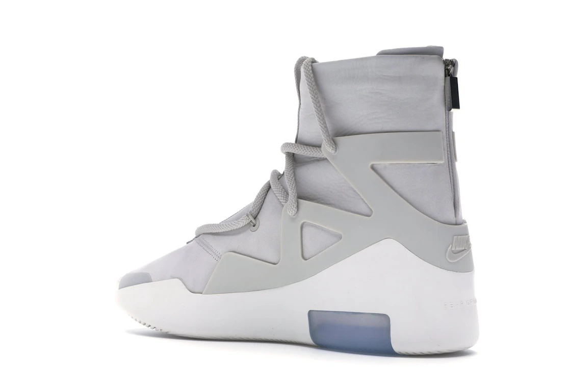 Vue 23 de Nike Air Fear Of God 1 Light Bone