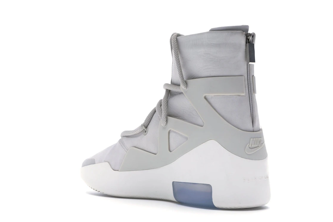 Vue 24 de Nike Air Fear Of God 1 Light Bone