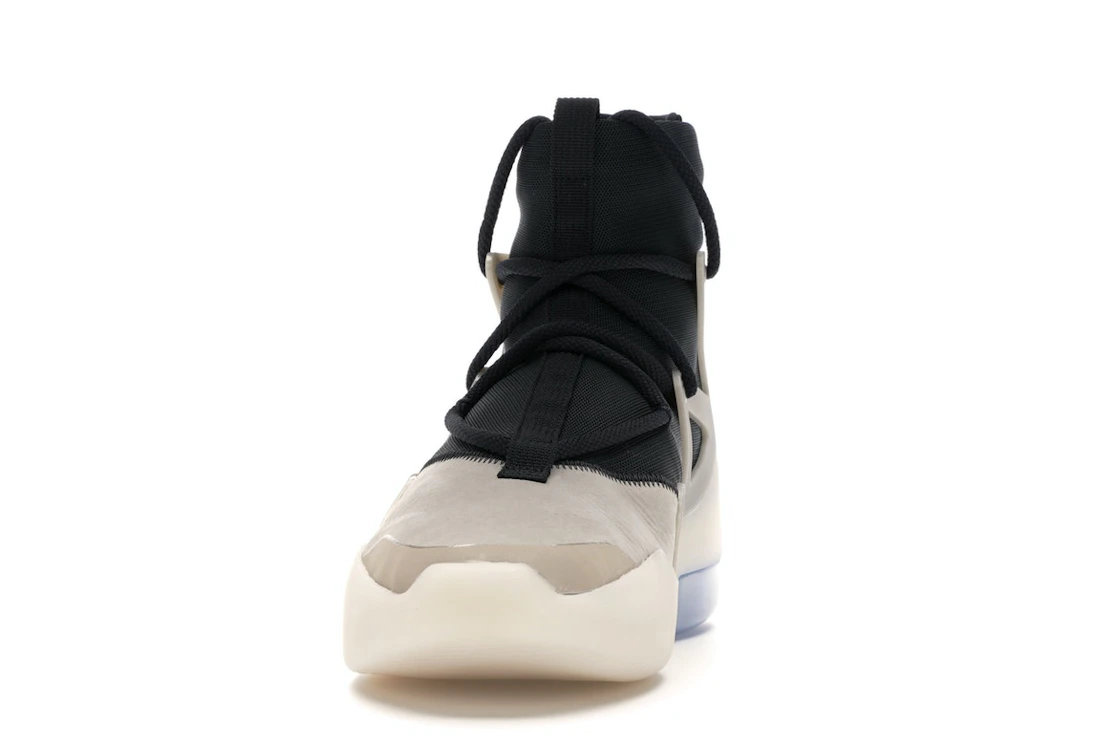 Vue 11 de Nike Air Fear of God 1 String The Question
