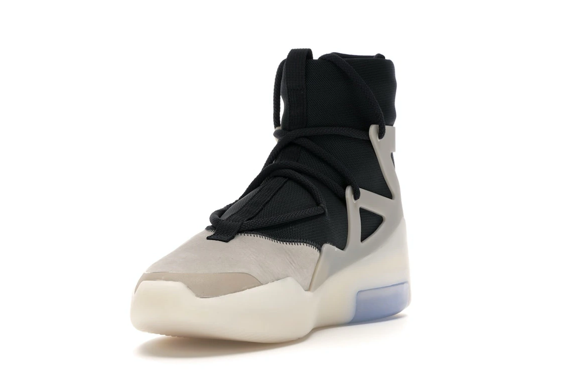 Vue 13 de Nike Air Fear of God 1 String The Question